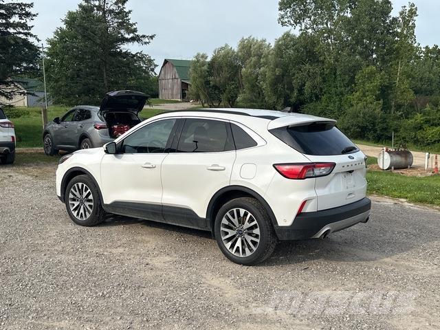 Ford Escape Auto's