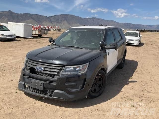 Ford Explorer Auto's