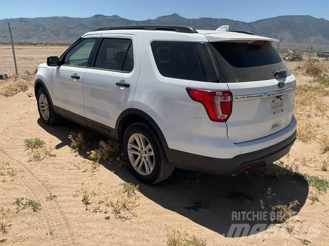 Ford Explorer Auto's