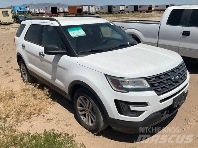 Ford Explorer Auto's
