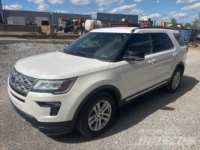 Ford Explorer Auto's