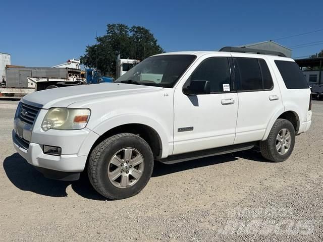 Ford Explorer Auto's