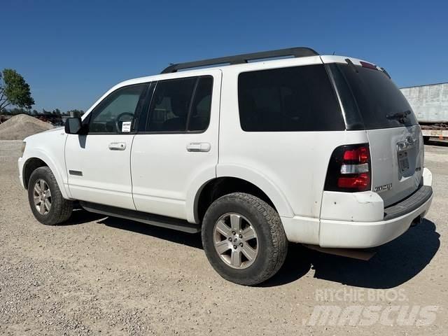 Ford Explorer Auto's