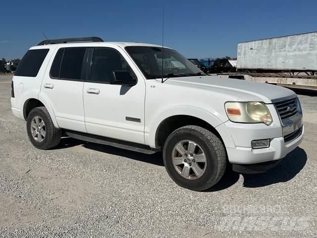 Ford Explorer Auto's
