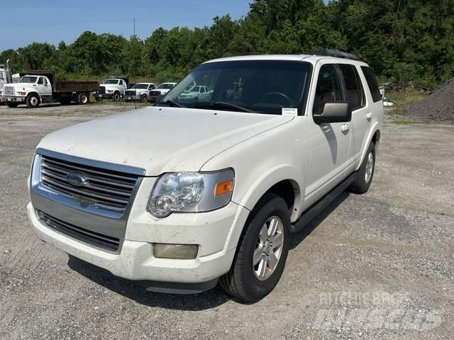 Ford Explorer Auto's
