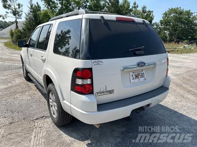 Ford Explorer Auto's