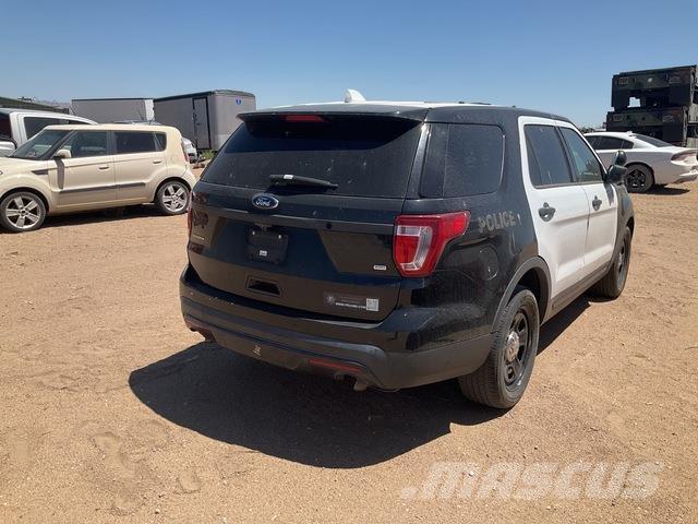 Ford Explorer Auto's