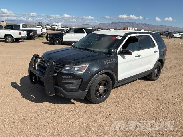Ford Explorer Auto's