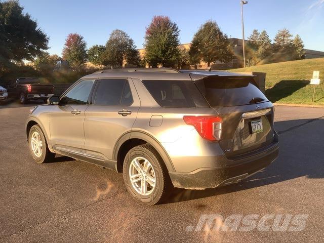 Ford Explorer Auto's
