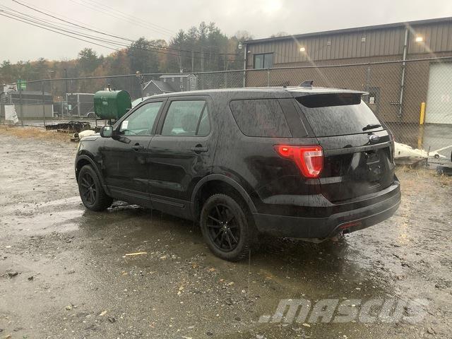 Ford Explorer Auto's