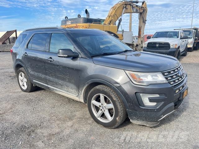 Ford Explorer Auto's