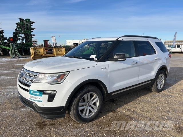 Ford Explorer Auto's