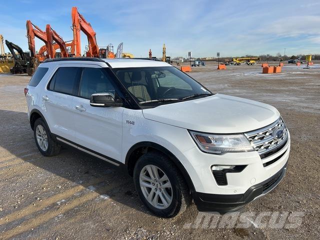 Ford Explorer Auto's