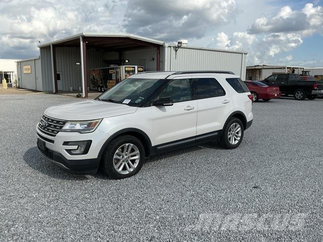 Ford Explorer Auto's
