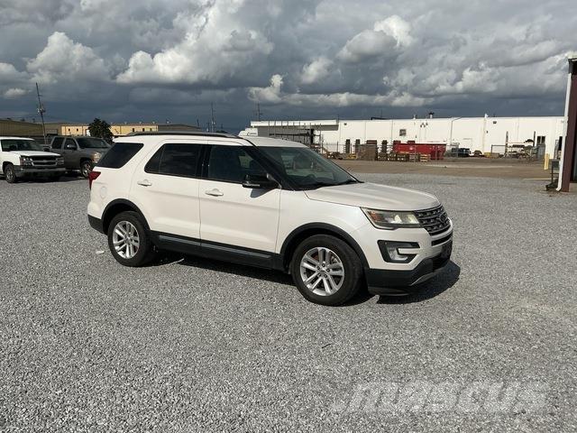 Ford Explorer Auto's