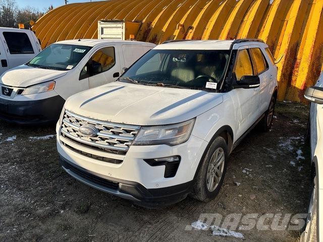 Ford Explorer Auto's