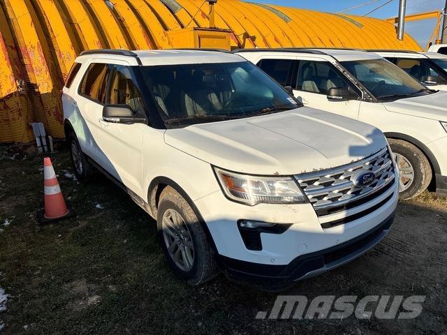 Ford Explorer Auto's
