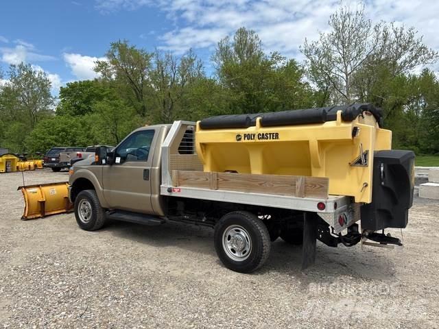 Ford F-250 Sneeuwschuivers en -ploegen