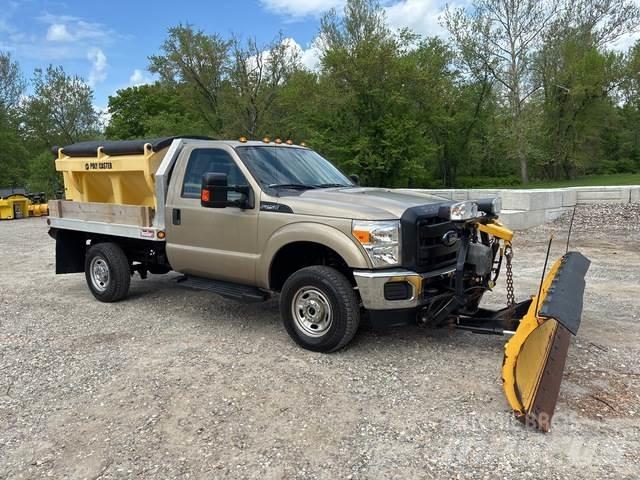 Ford F-250 Sneeuwschuivers en -ploegen