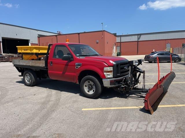 Ford F-250 Sneeuwschuivers en -ploegen