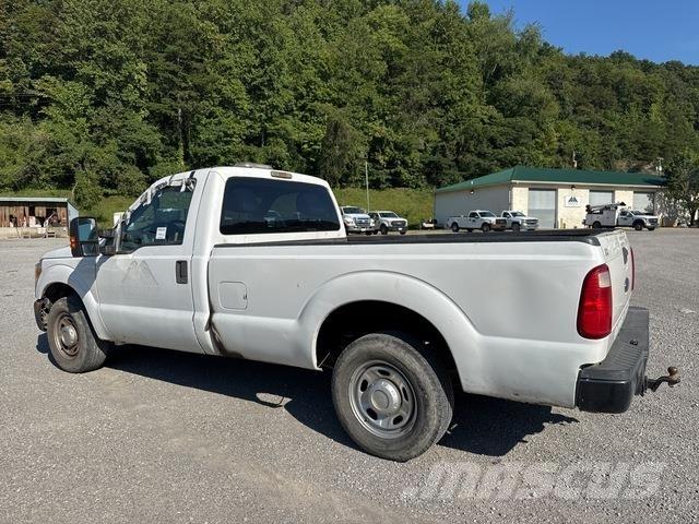 Ford F-250 Bestelwagens met open laadbak