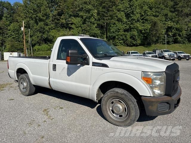 Ford F-250 Bestelwagens met open laadbak