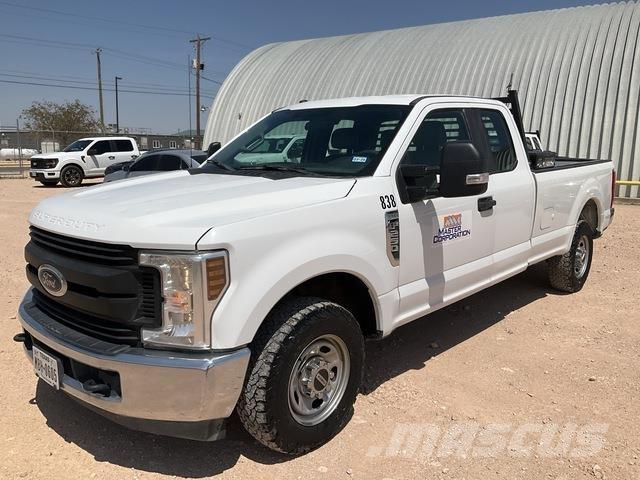 Ford F-250 Bestelwagens met open laadbak