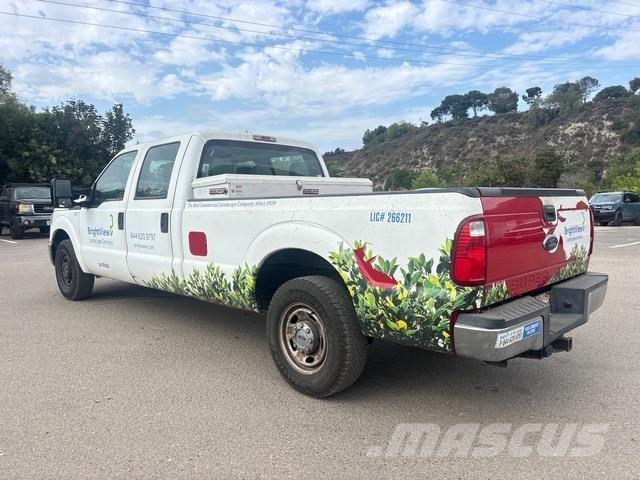 Ford F-250 Bestelwagens met open laadbak