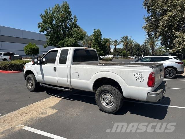 Ford F-250 Bestelwagens met open laadbak