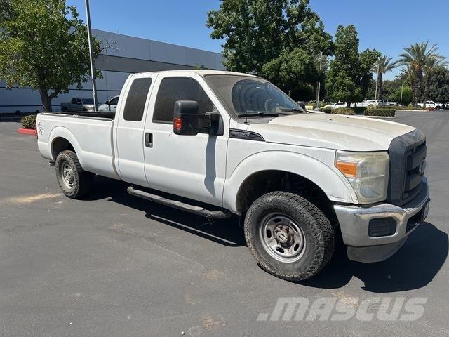 Ford F-250 Bestelwagens met open laadbak