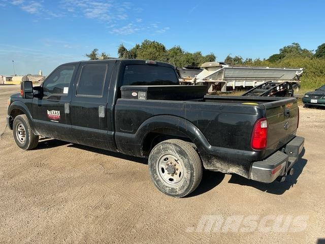 Ford F-250 Bestelwagens met open laadbak