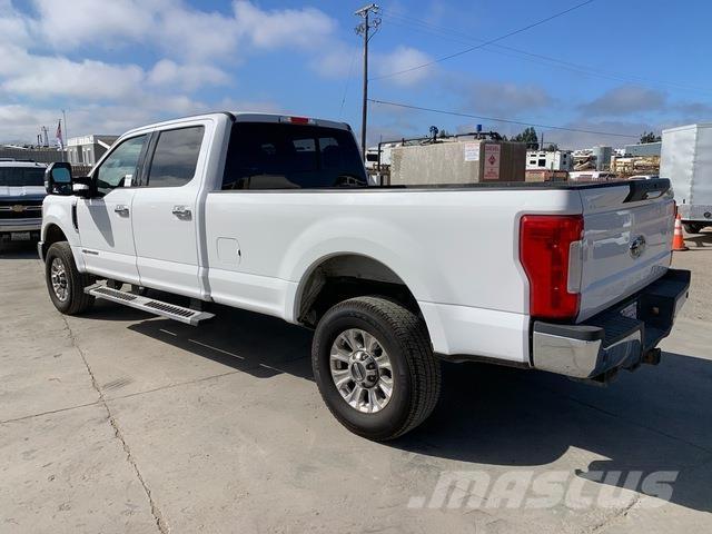 Ford F-250 Bestelwagens met open laadbak