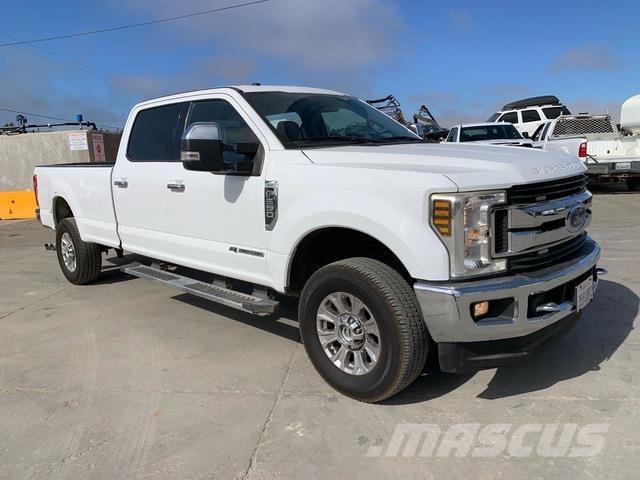 Ford F-250 Bestelwagens met open laadbak