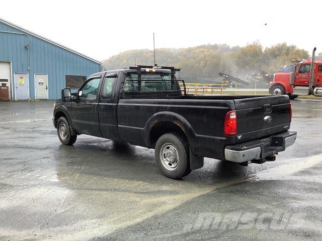 Ford F-250 Bestelwagens met open laadbak