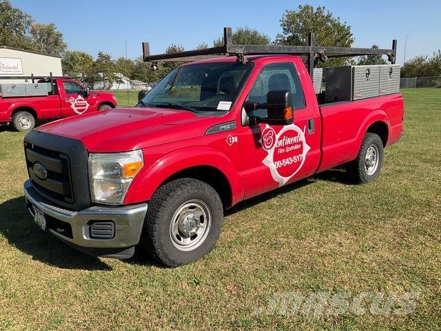 Ford F-250 Bestelwagens met open laadbak