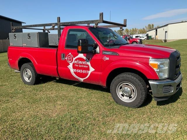 Ford F-250 Bestelwagens met open laadbak
