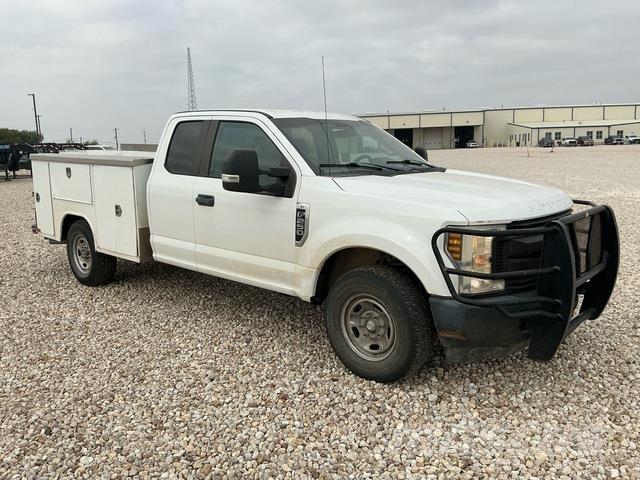 Ford F-250 Bestelwagens met open laadbak
