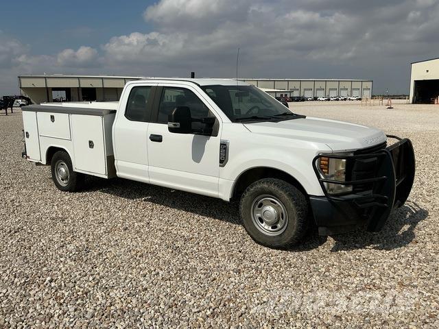 Ford F-250 Bestelwagens met open laadbak