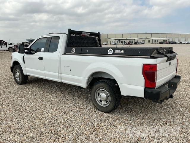 Ford F-250 Bestelwagens met open laadbak