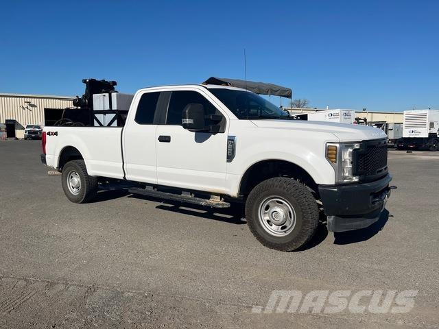 Ford F-250 Bestelwagens met open laadbak