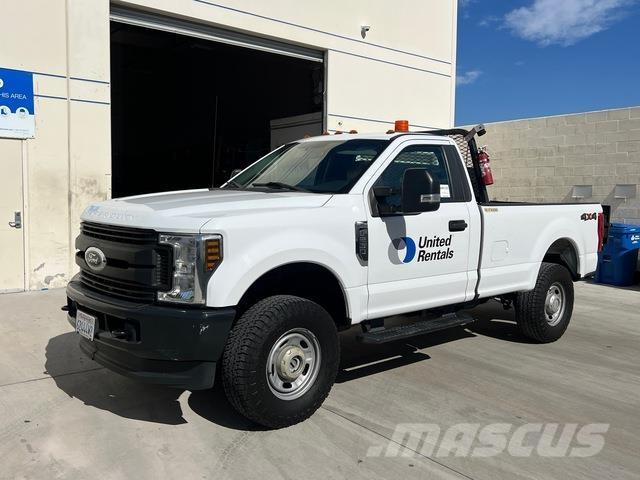 Ford F-250 Bestelwagens met open laadbak