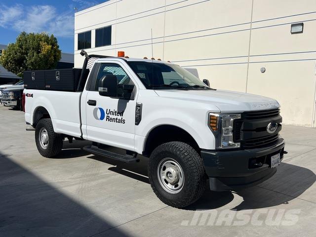 Ford F-250 Bestelwagens met open laadbak