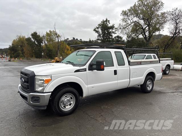 Ford F-250 Bestelwagens met open laadbak