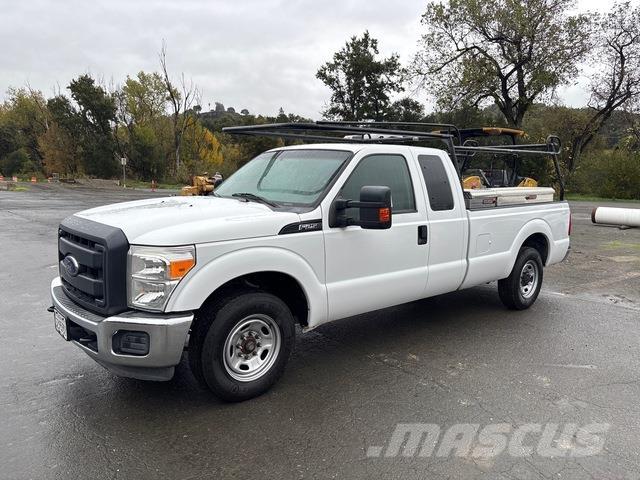 Ford F-250 Bestelwagens met open laadbak