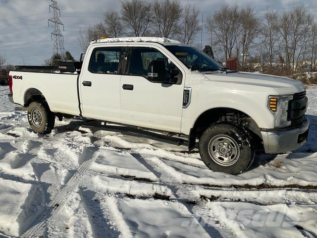 Ford F-250 Bestelwagens met open laadbak