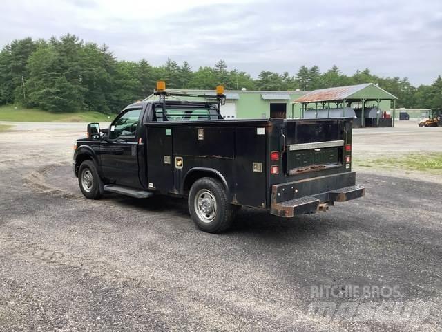 Ford F-350 Bestelwagens met open laadbak