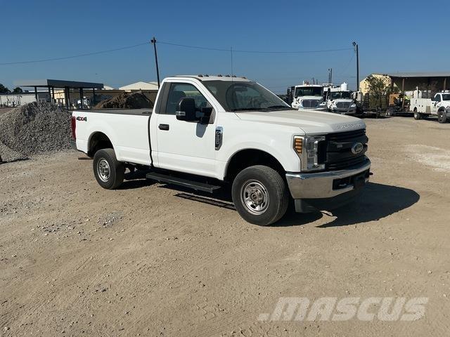 Ford F-350 Bestelwagens met open laadbak