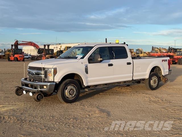 Ford F-350 Bestelwagens met open laadbak