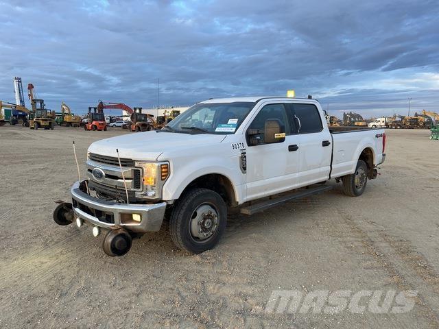 Ford F-350 Bestelwagens met open laadbak