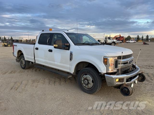 Ford F-350 Bestelwagens met open laadbak